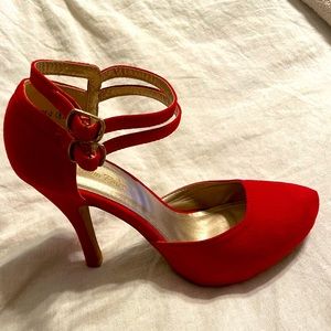 Red dream pairs 3 1/2” heels